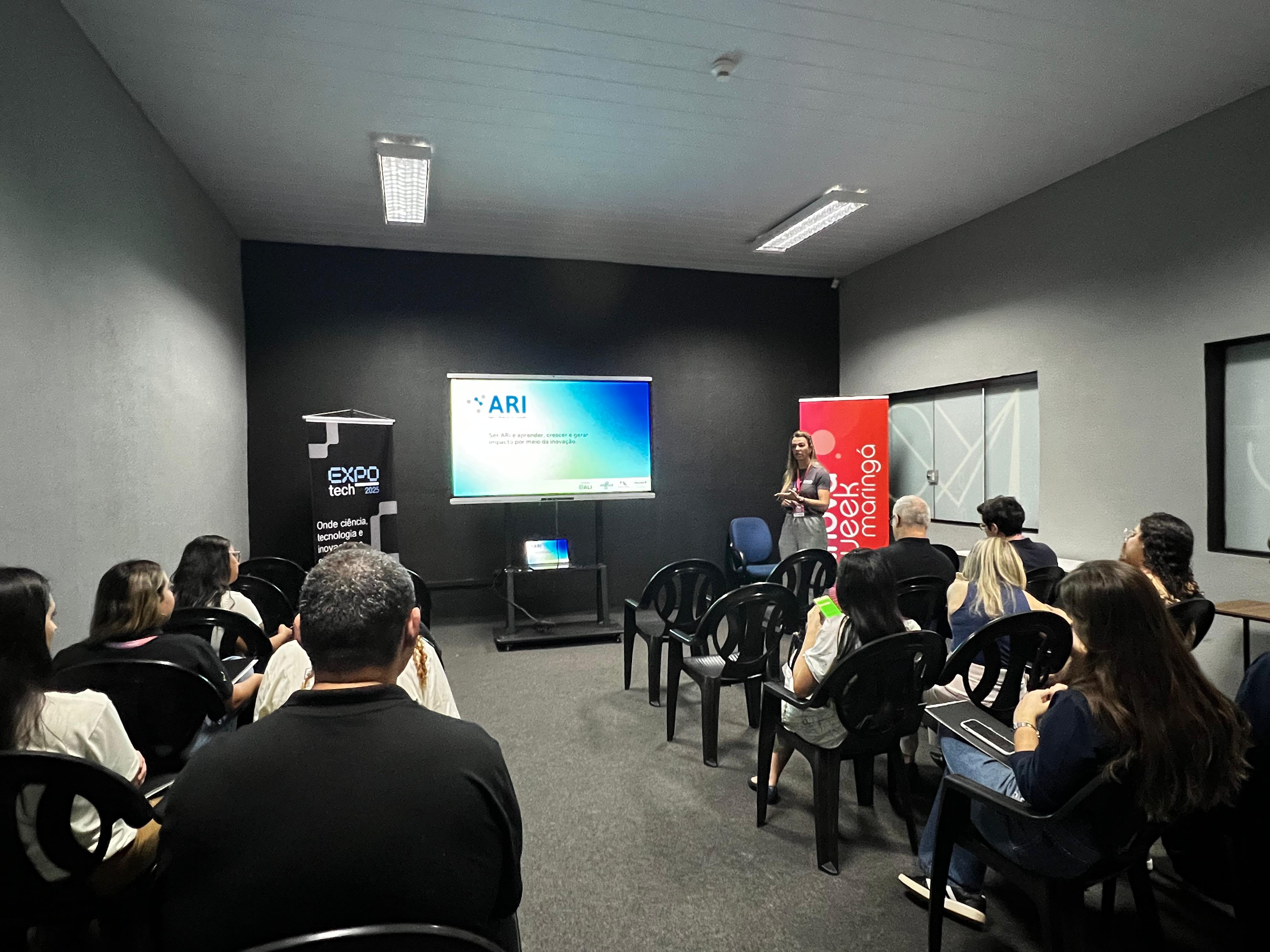 Vitrine de Soluções UEM fortalece conexões na Expotech 2025